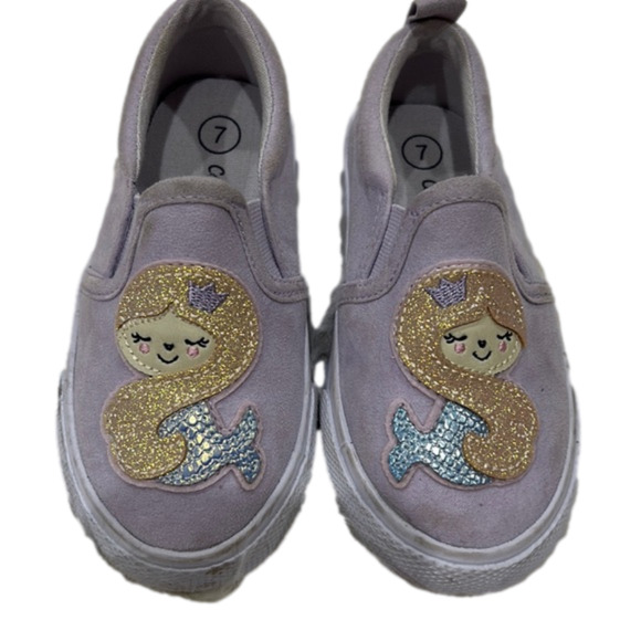 Cat & Jack Other - Cat and jack size 7 girl shoes as is
